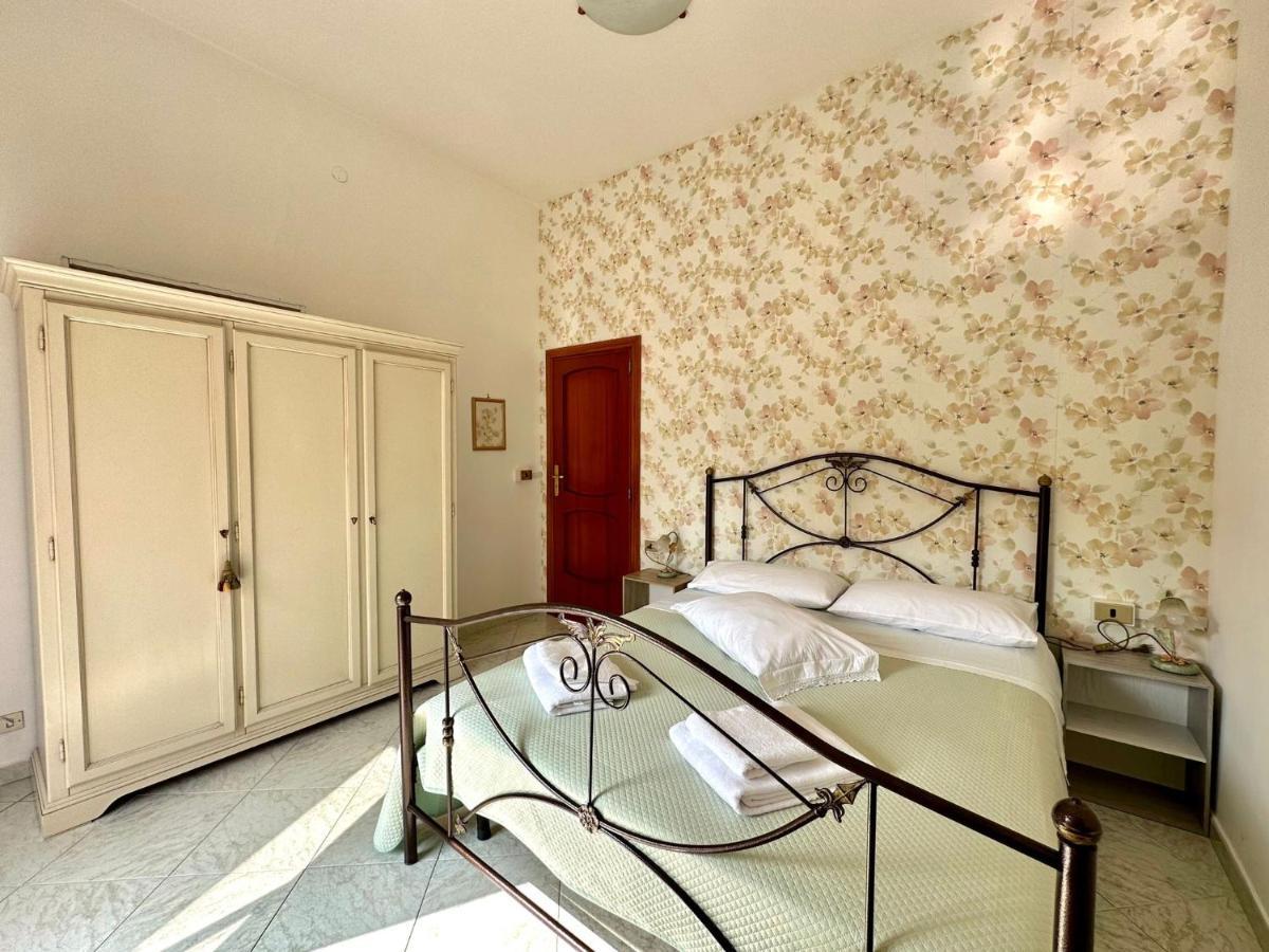 ナポリ Family Relax Caracciolo Bed & Breakfast エクステリア 写真