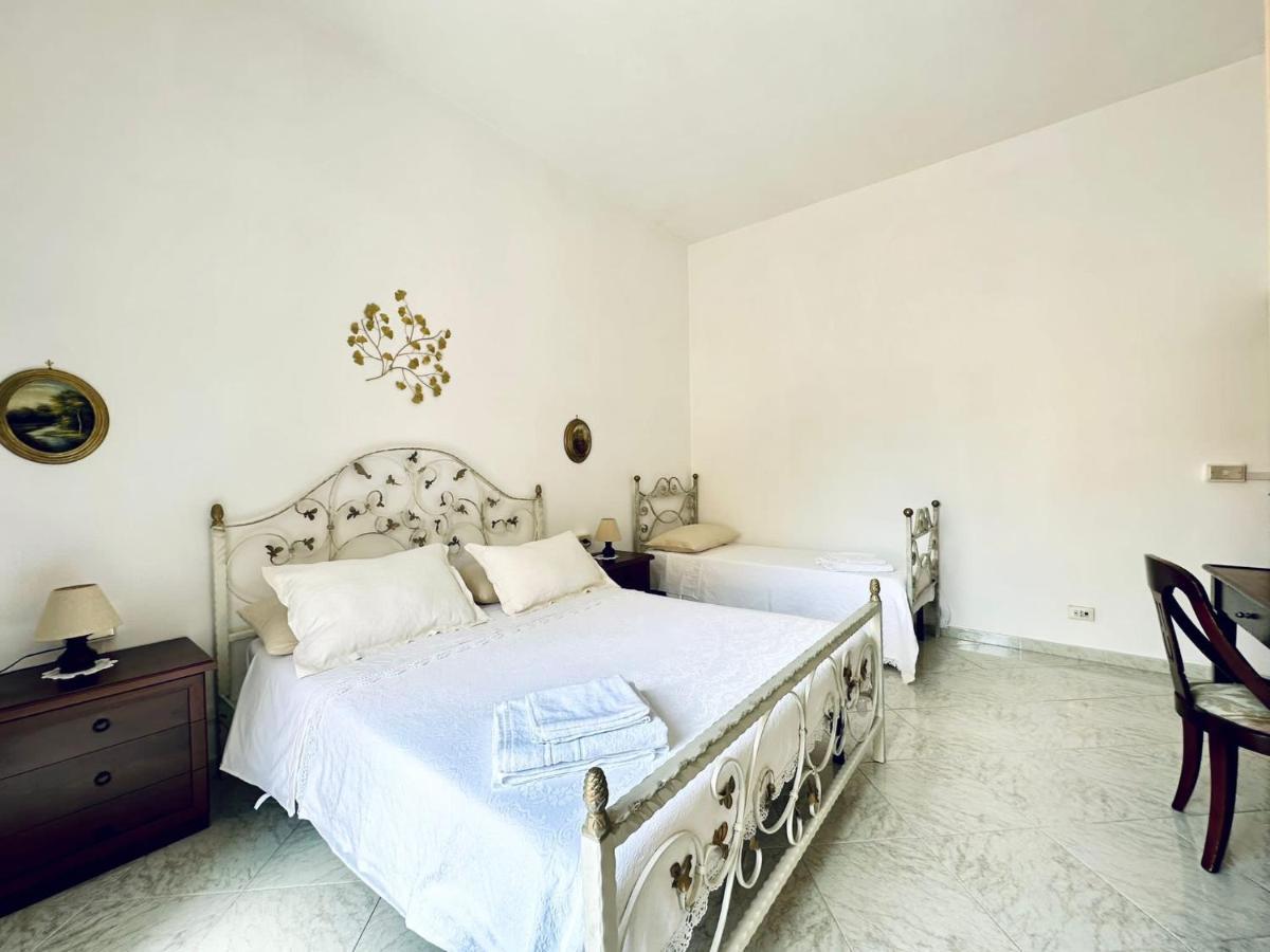 ナポリ Family Relax Caracciolo Bed & Breakfast エクステリア 写真